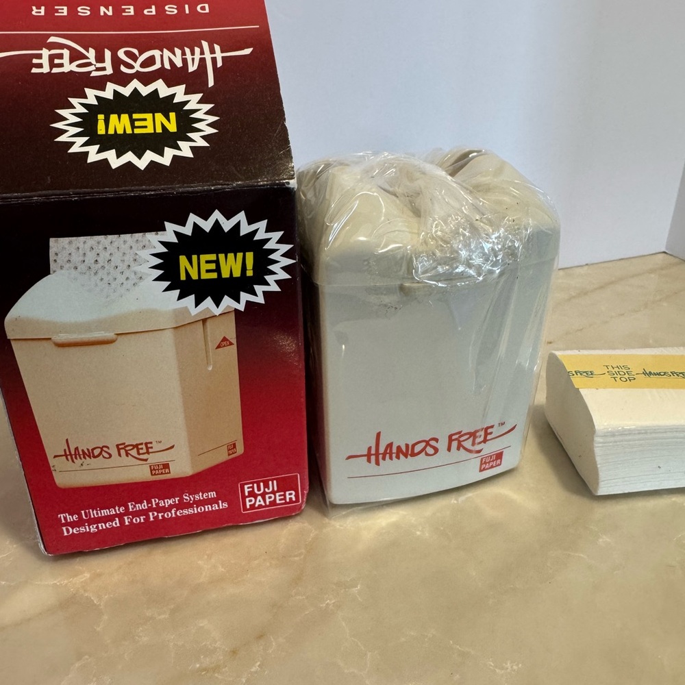 Fuji Paper Hands Free End Paper Dispenser + Paper | Salon Professional Vintage